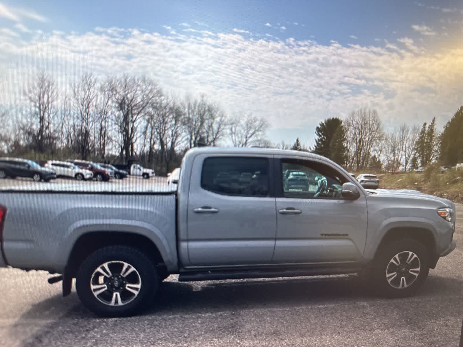 Thumbnail: 2018 Toyota Tacoma - 6