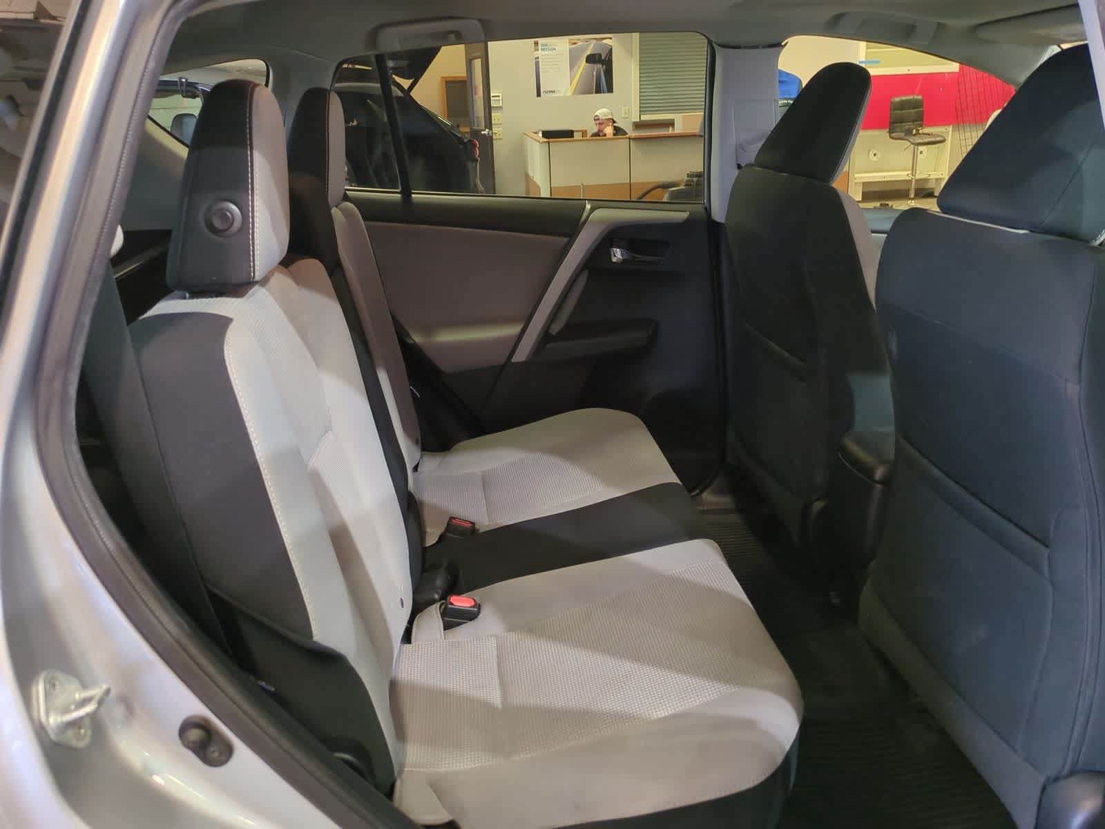 Thumbnail: 2017 Toyota RAV4 - 22