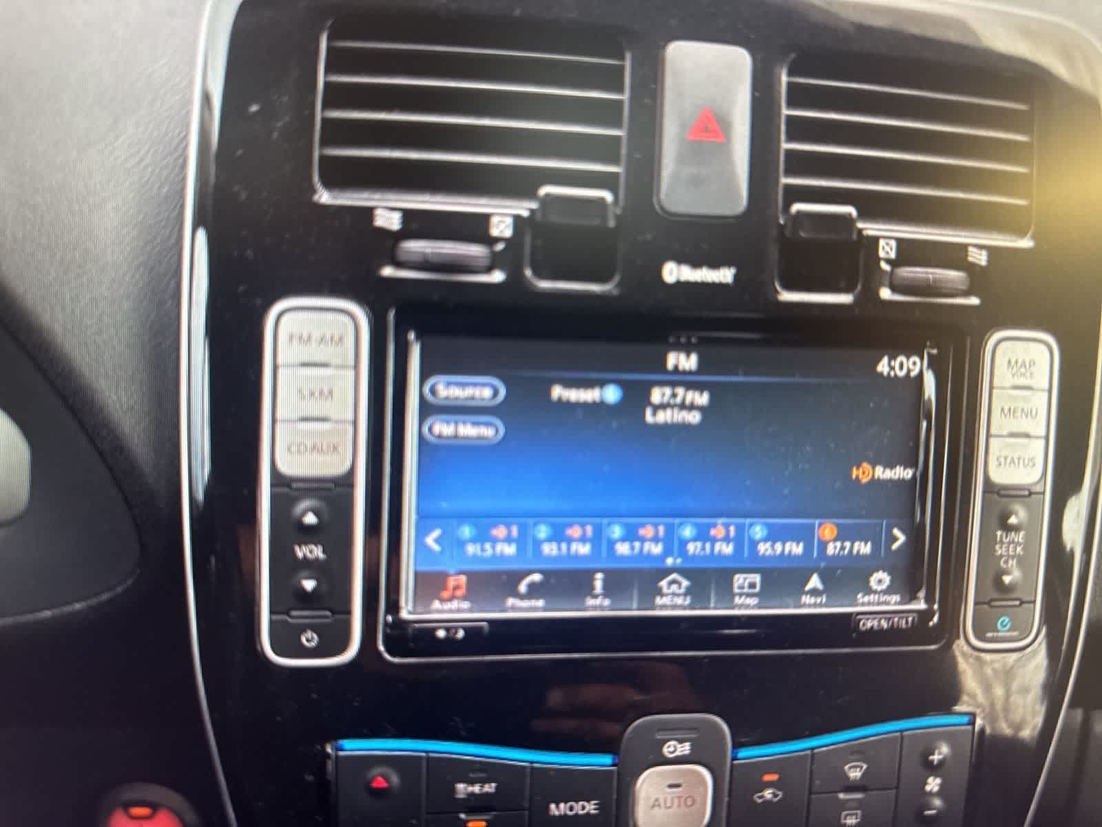 Thumbnail: 2016 Nissan Leaf - 15