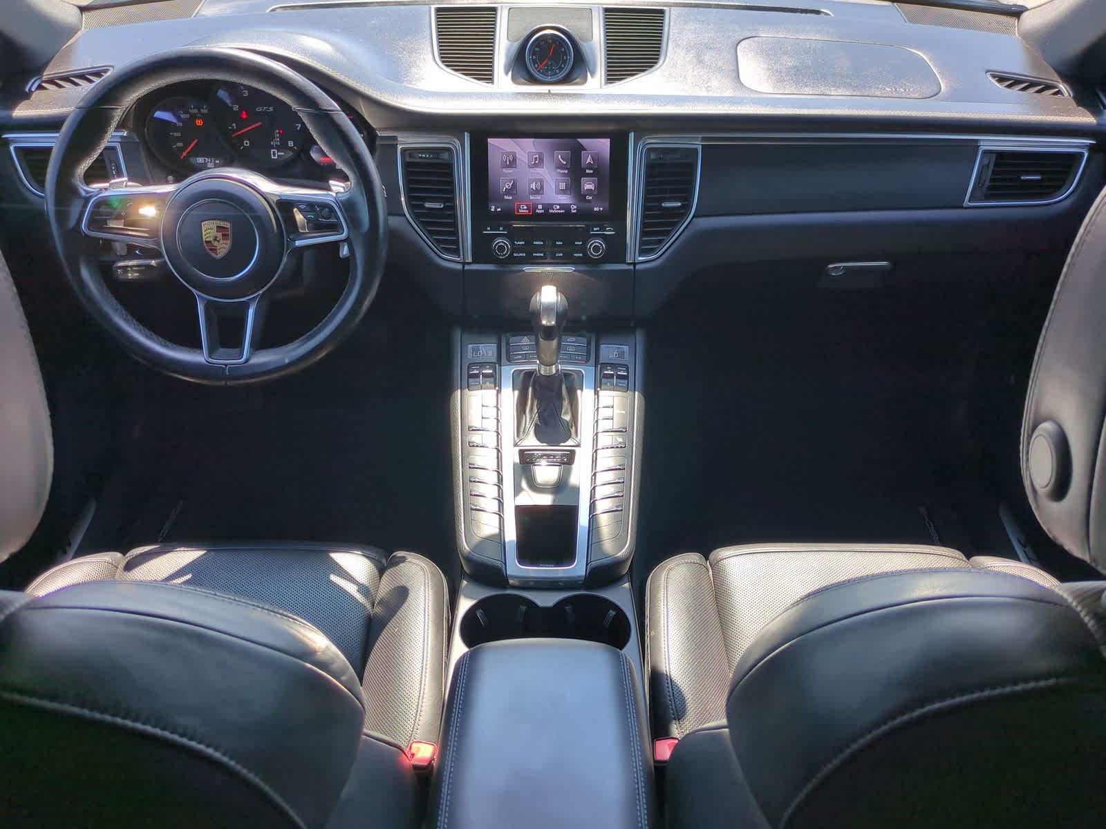 Thumbnail: 2017 Porsche Macan - 16