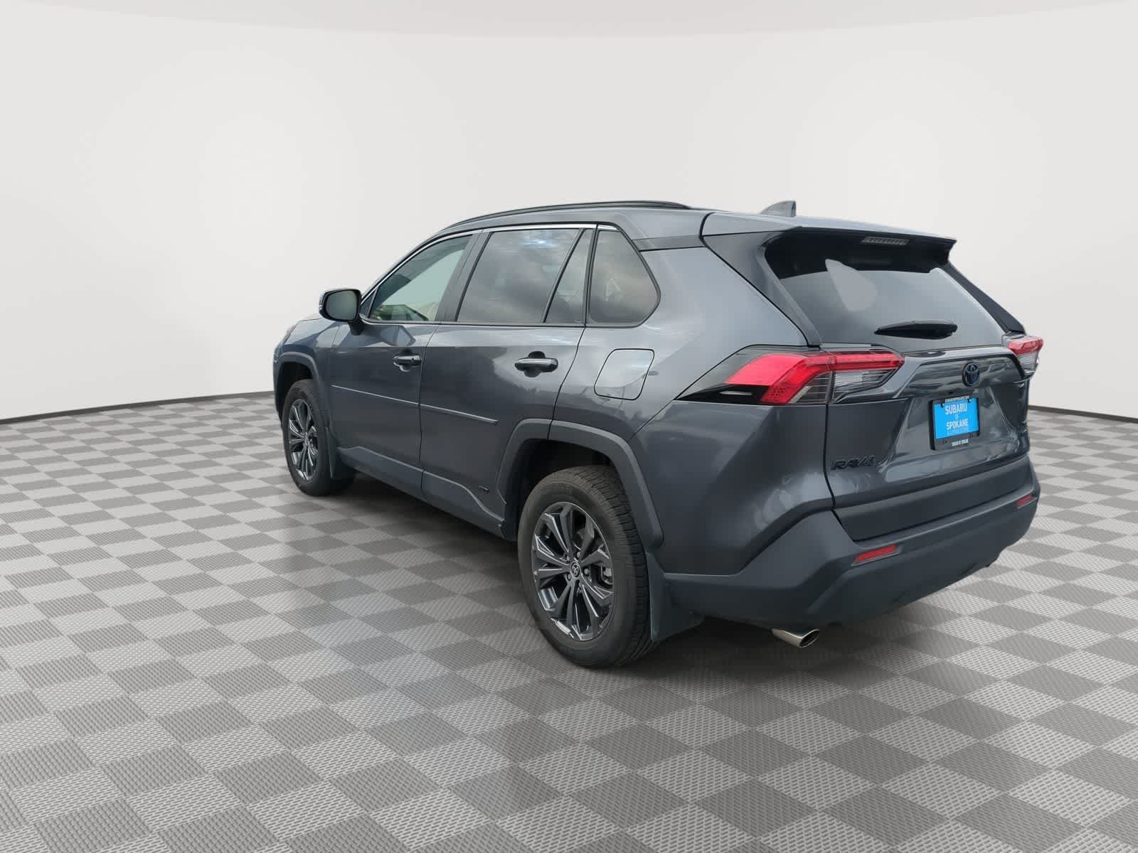Thumbnail: 2022 Toyota RAV4 - 6