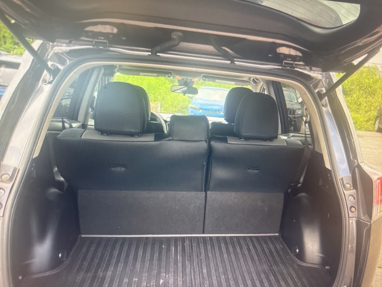 Thumbnail: 2018 Toyota RAV4 - 20