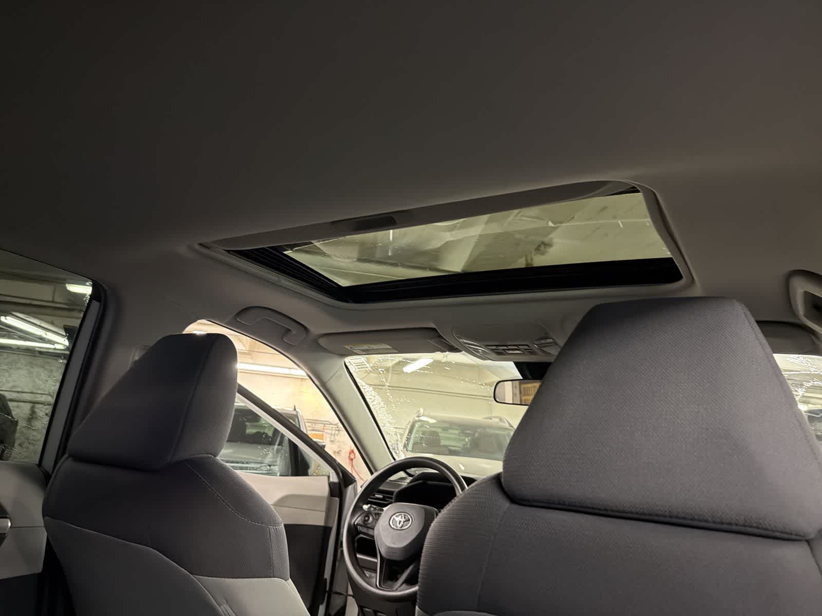 Thumbnail: 2019 Toyota RAV4 - 20