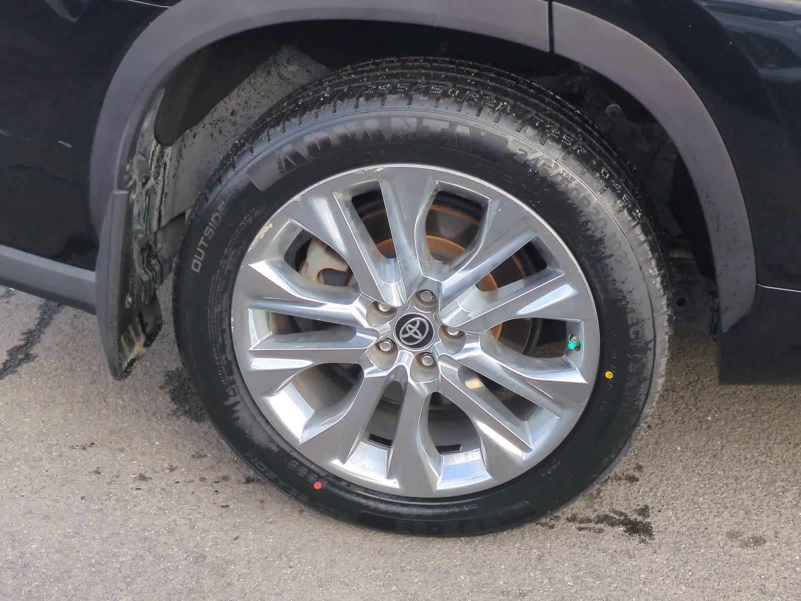 Thumbnail: 2021 Toyota Highlander - 14