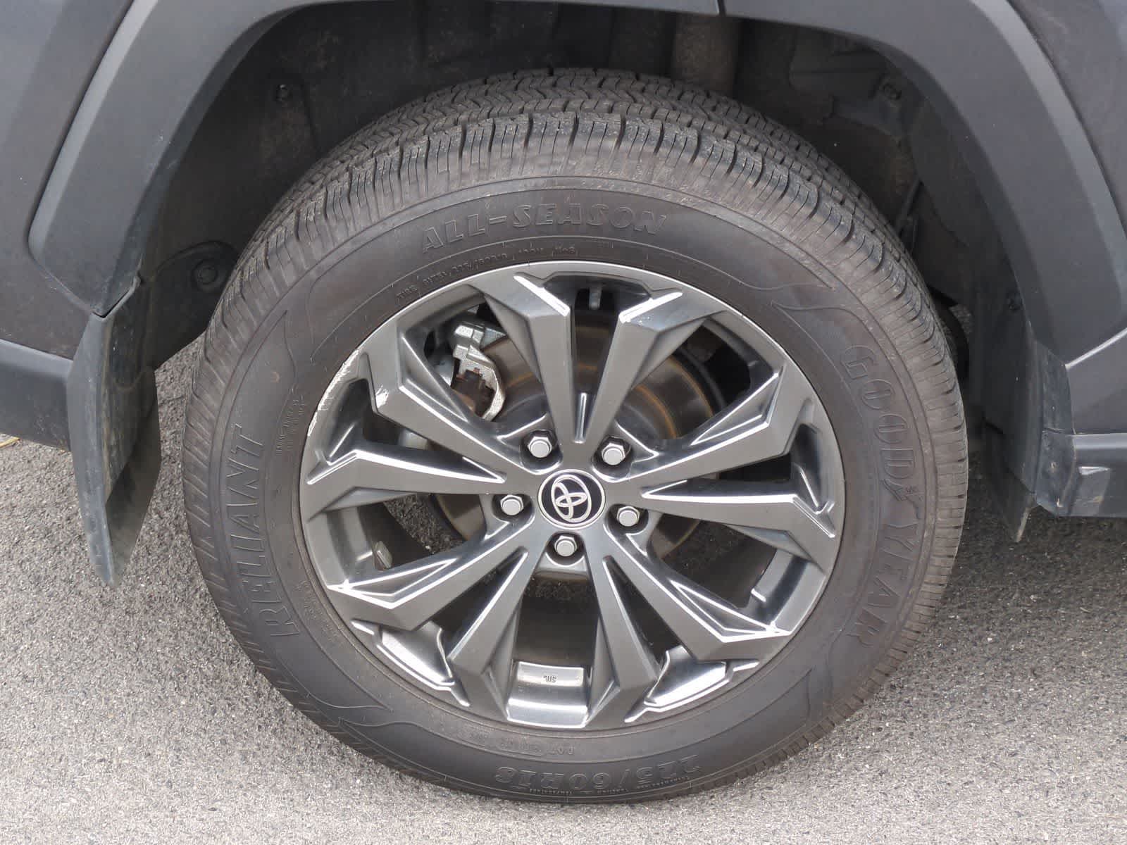 Thumbnail: 2022 Toyota RAV4 - 14