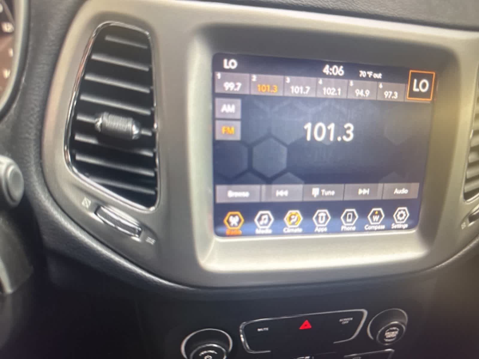 Thumbnail: 2018 Jeep Compass - 15