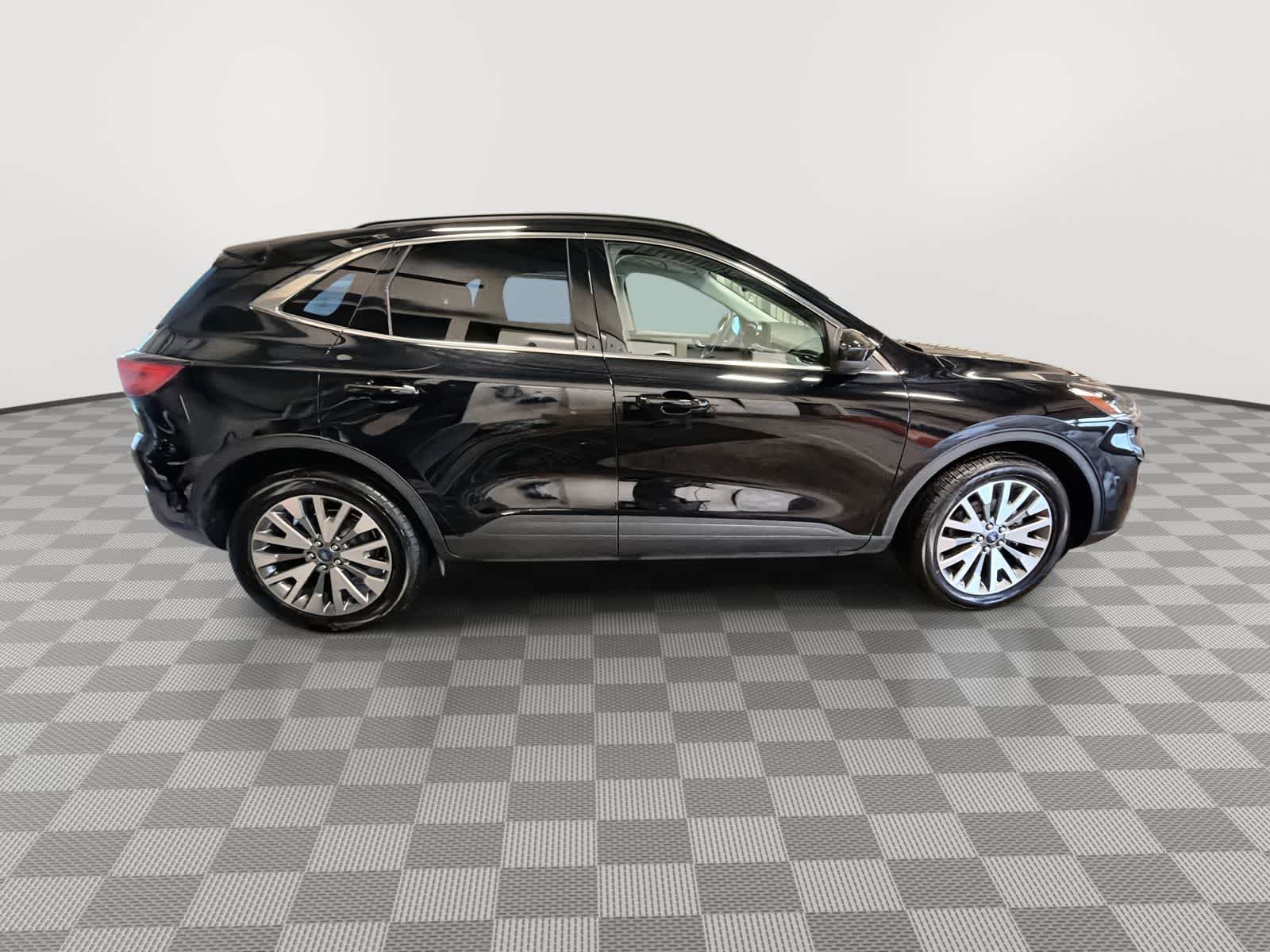 Thumbnail: 2022 Ford Escape - 9