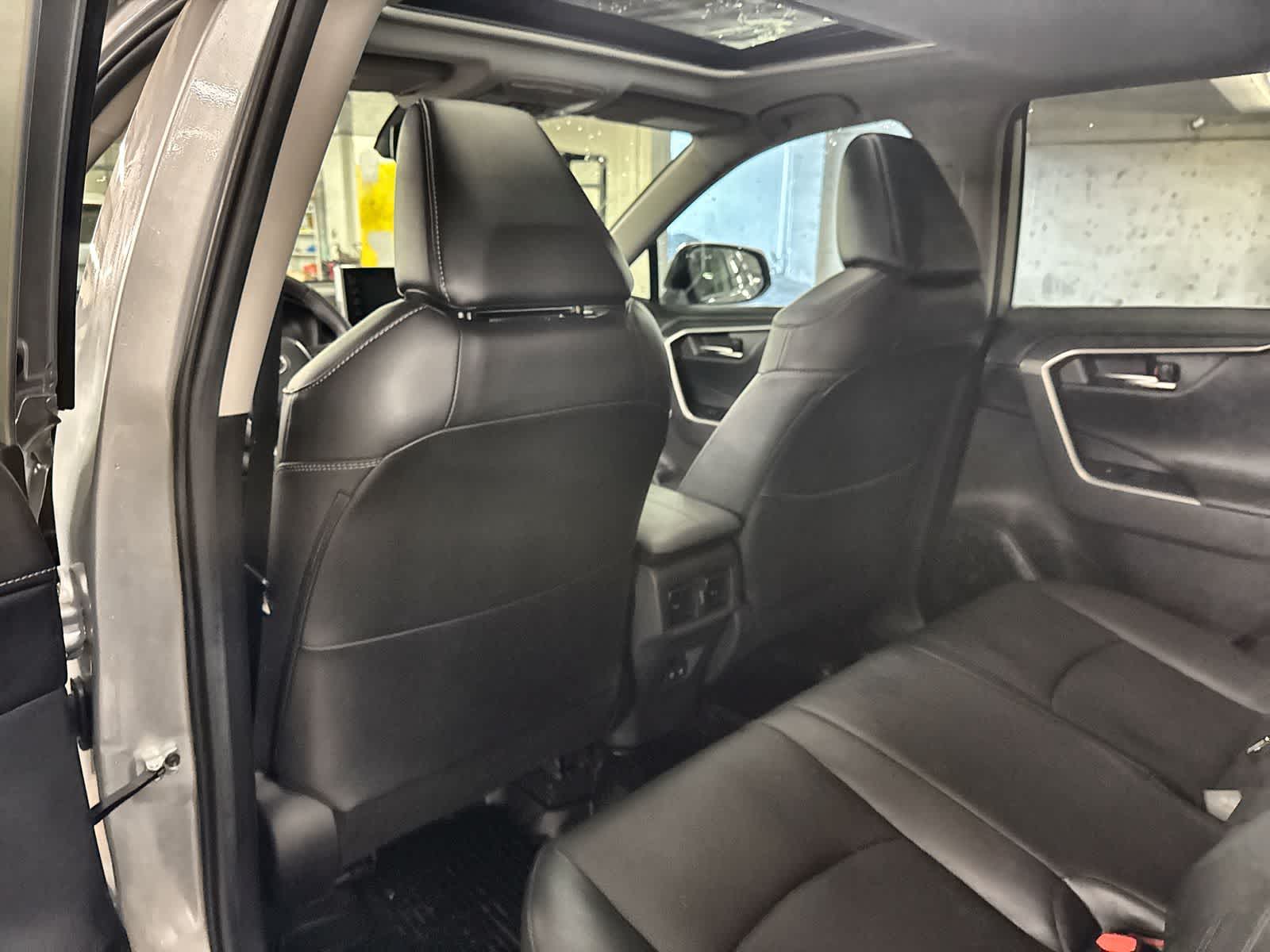 Thumbnail: 2019 Toyota RAV4 - 19