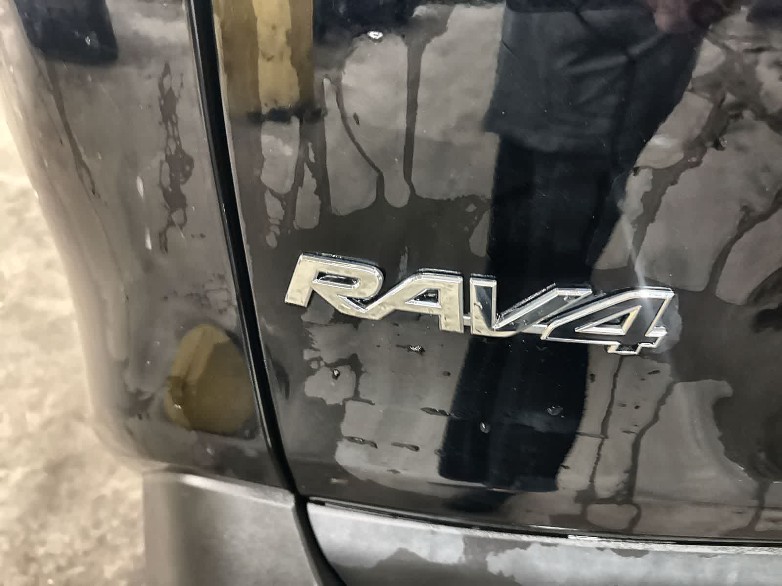 Thumbnail: 2022 Toyota RAV4 - 13
