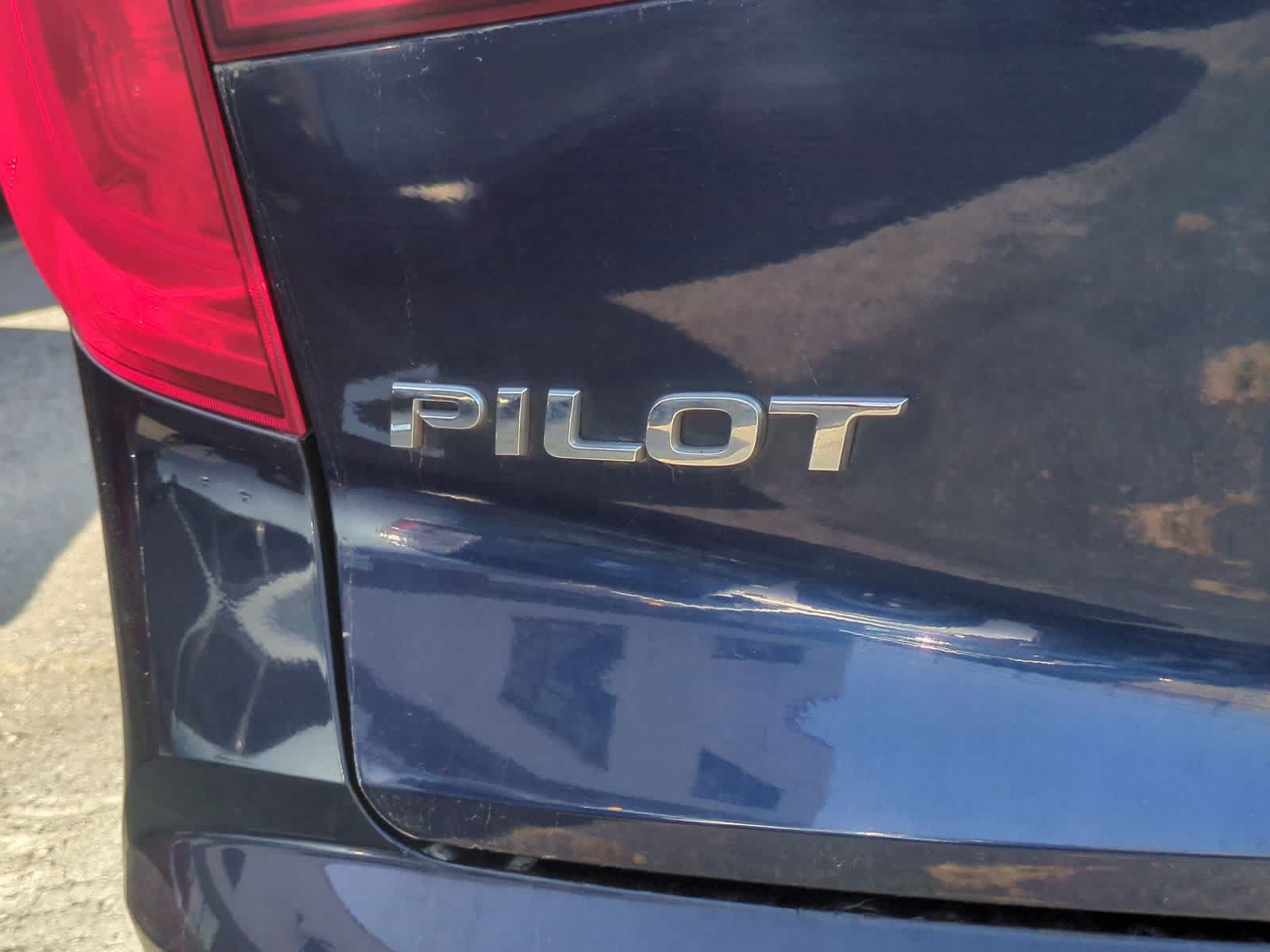Thumbnail: 2018 Honda Pilot - 13