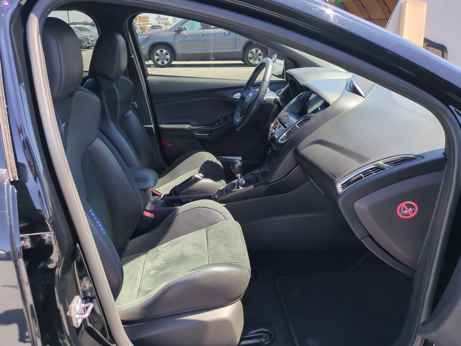 Thumbnail: 2016 Ford Focus - 23
