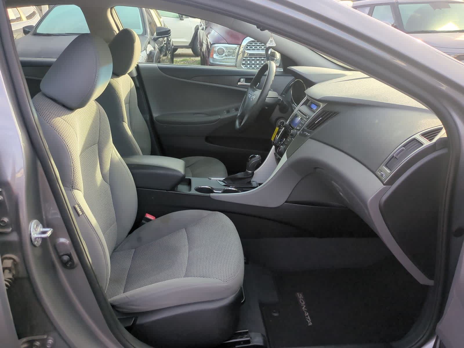 Thumbnail: 2013 Hyundai Sonata - 22