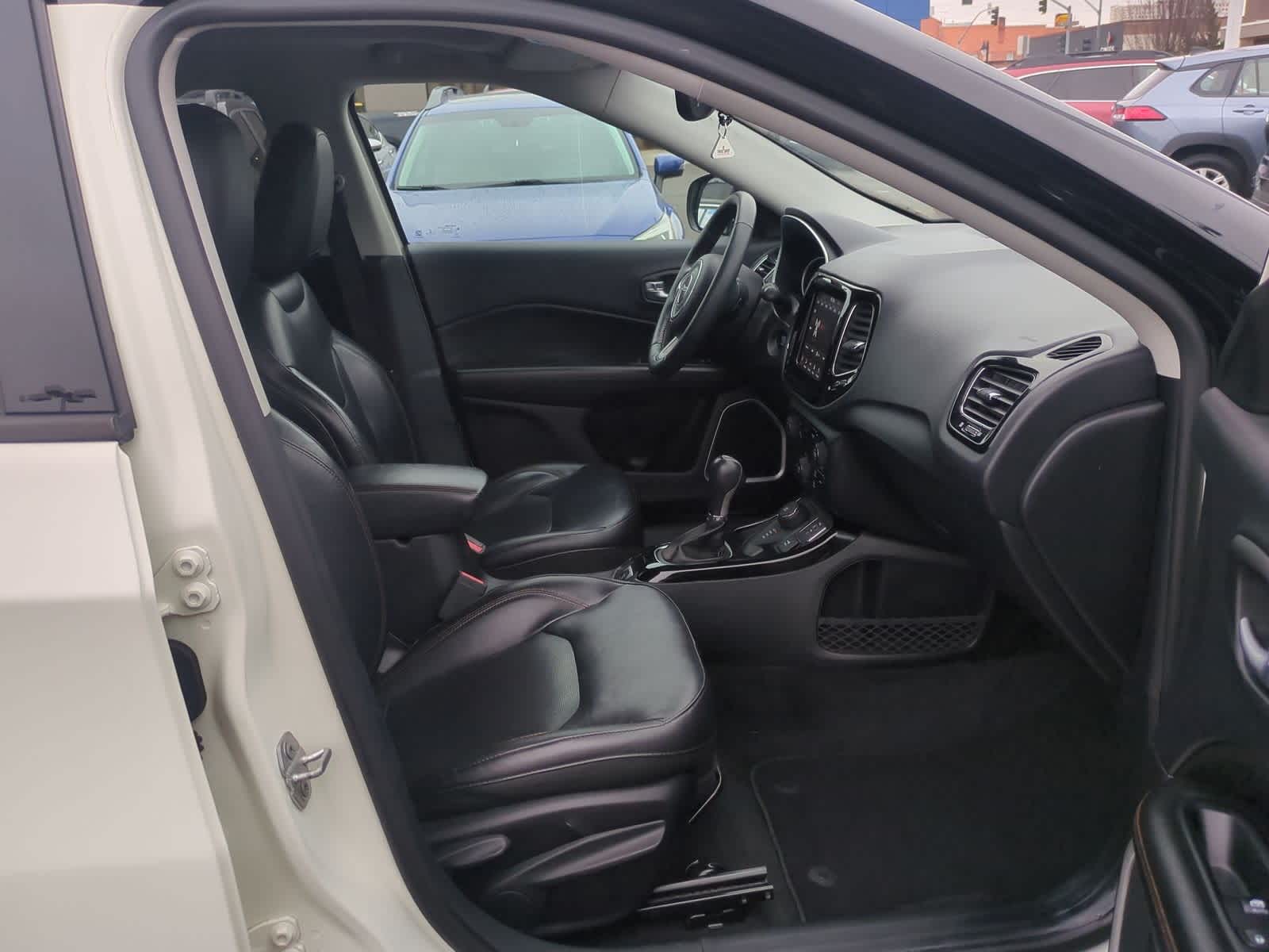 Thumbnail: 2018 Jeep Compass - 23