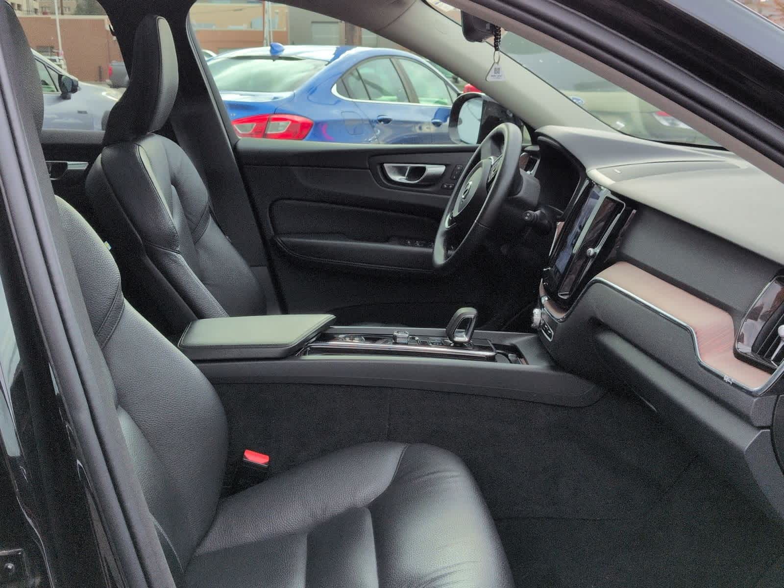 Thumbnail: 2024 Volvo XC60 - 22