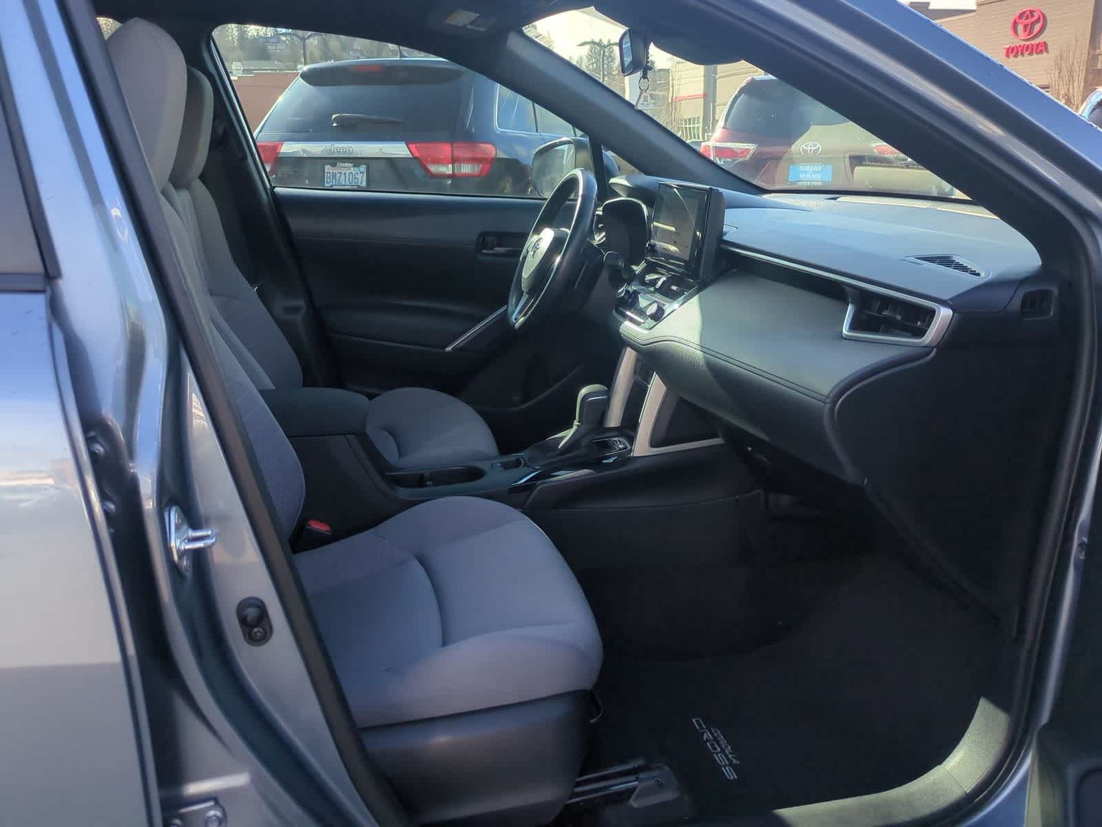 Thumbnail: 2023 Toyota Corolla Cross - 22