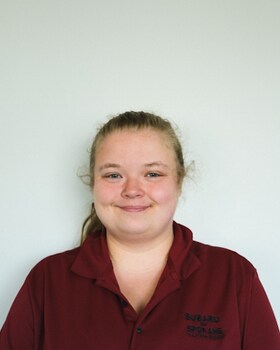 Staff member Anna Smith from ID_2b944b