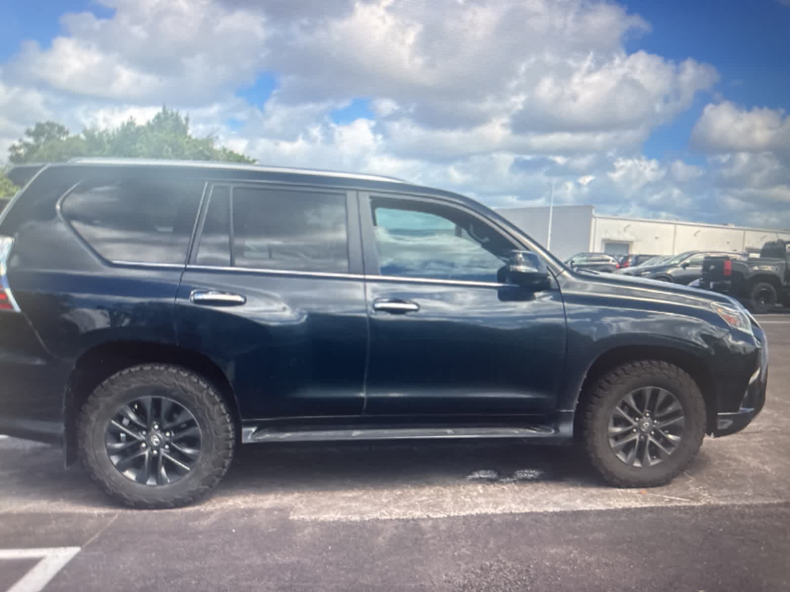 Thumbnail: 2022 Lexus GX - 6