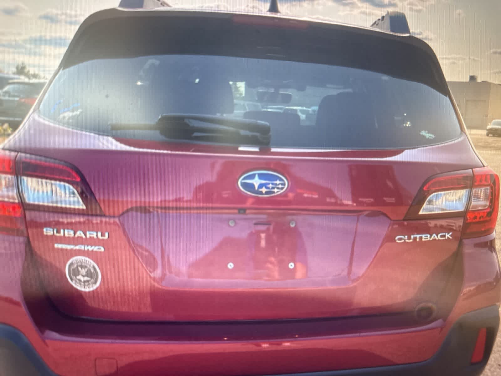 2018 Subaru Outback Premium photo 4