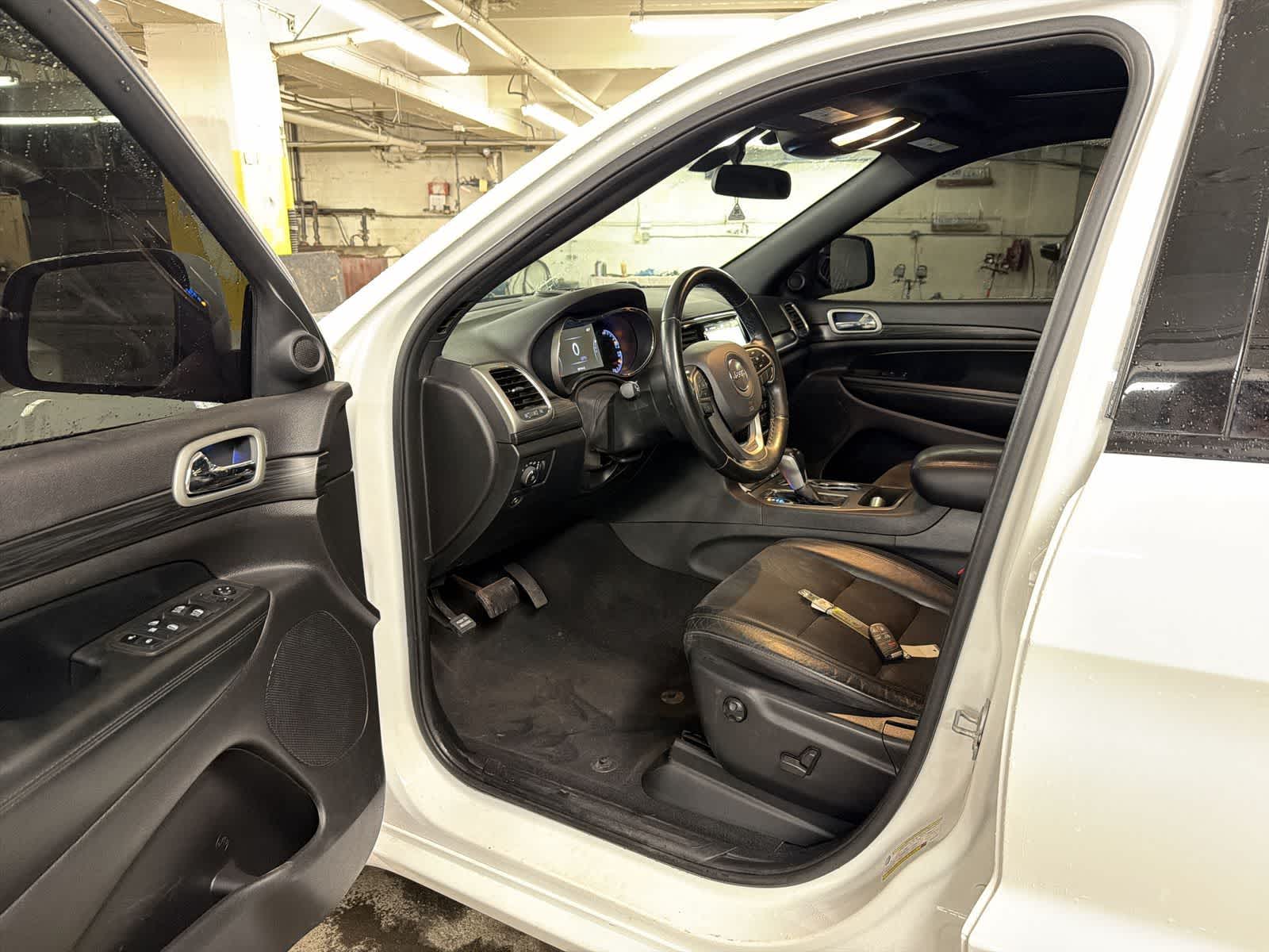 Thumbnail: 2021 Jeep Grand Cherokee - 10