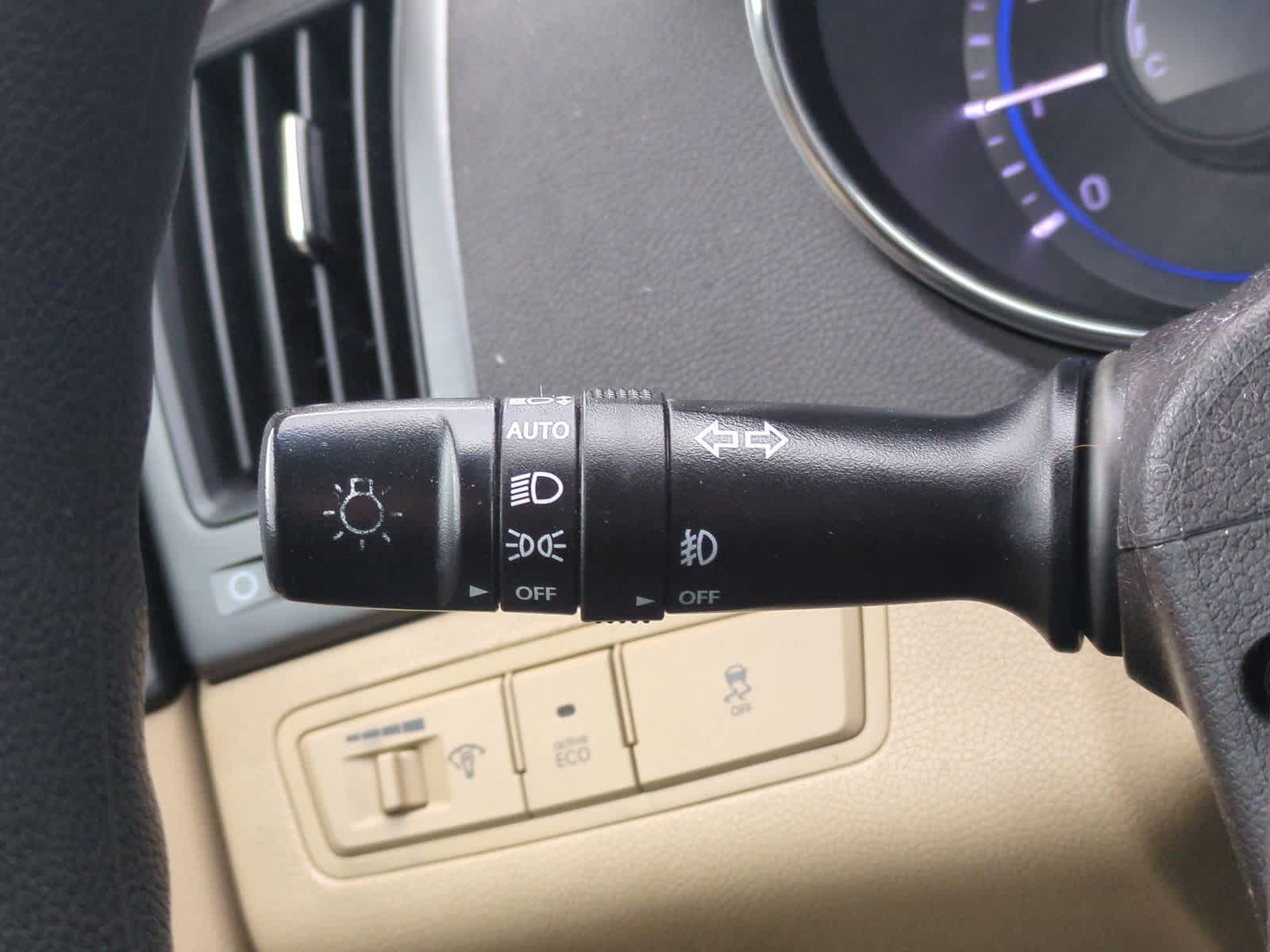 Thumbnail: 2013 Hyundai Sonata - 27