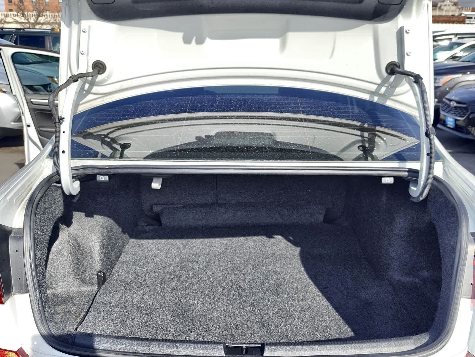 Thumbnail: 2018 Volkswagen Passat - 32