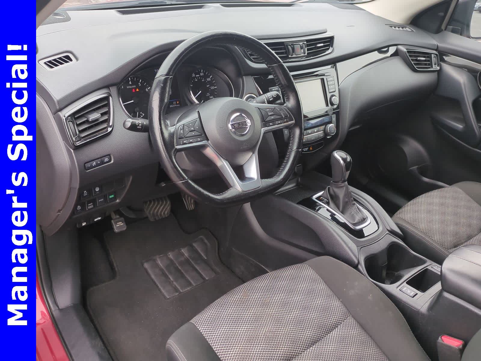 Thumbnail: 2022 Nissan Rogue Sport - 10