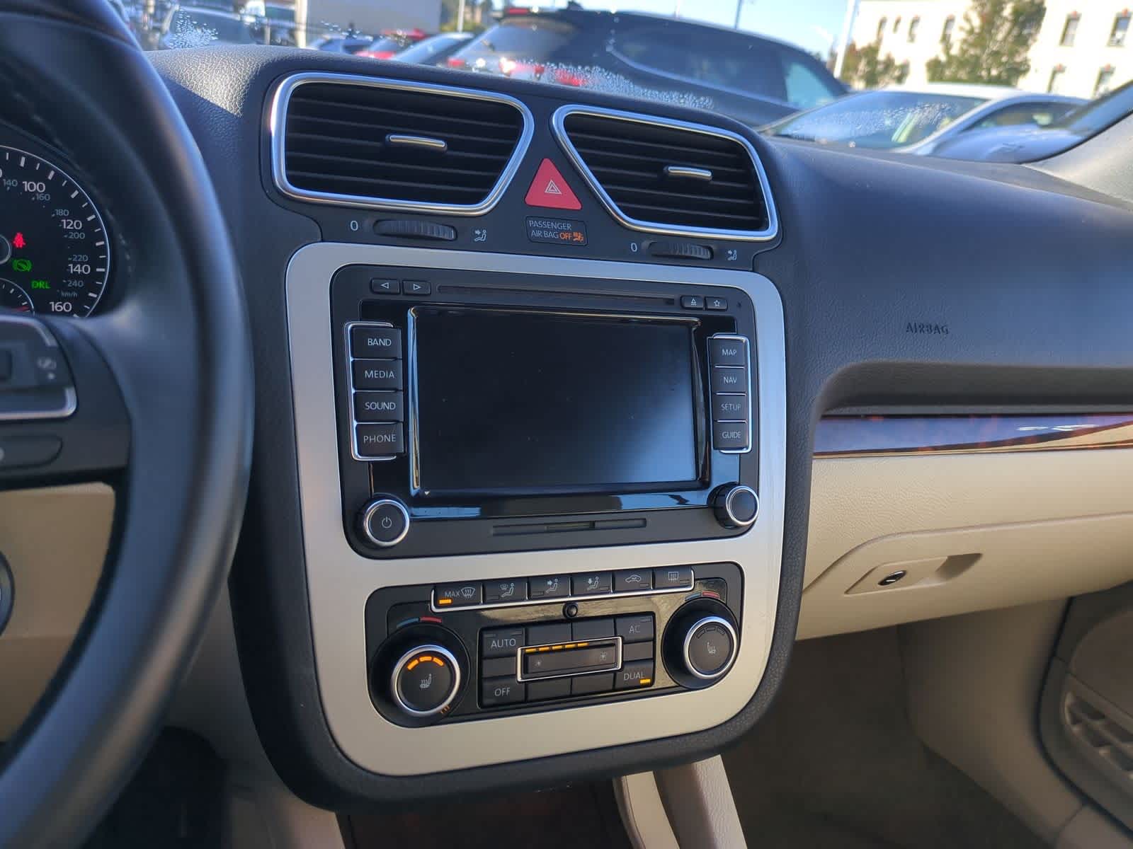 Thumbnail: 2012 Volkswagen Eos - 28