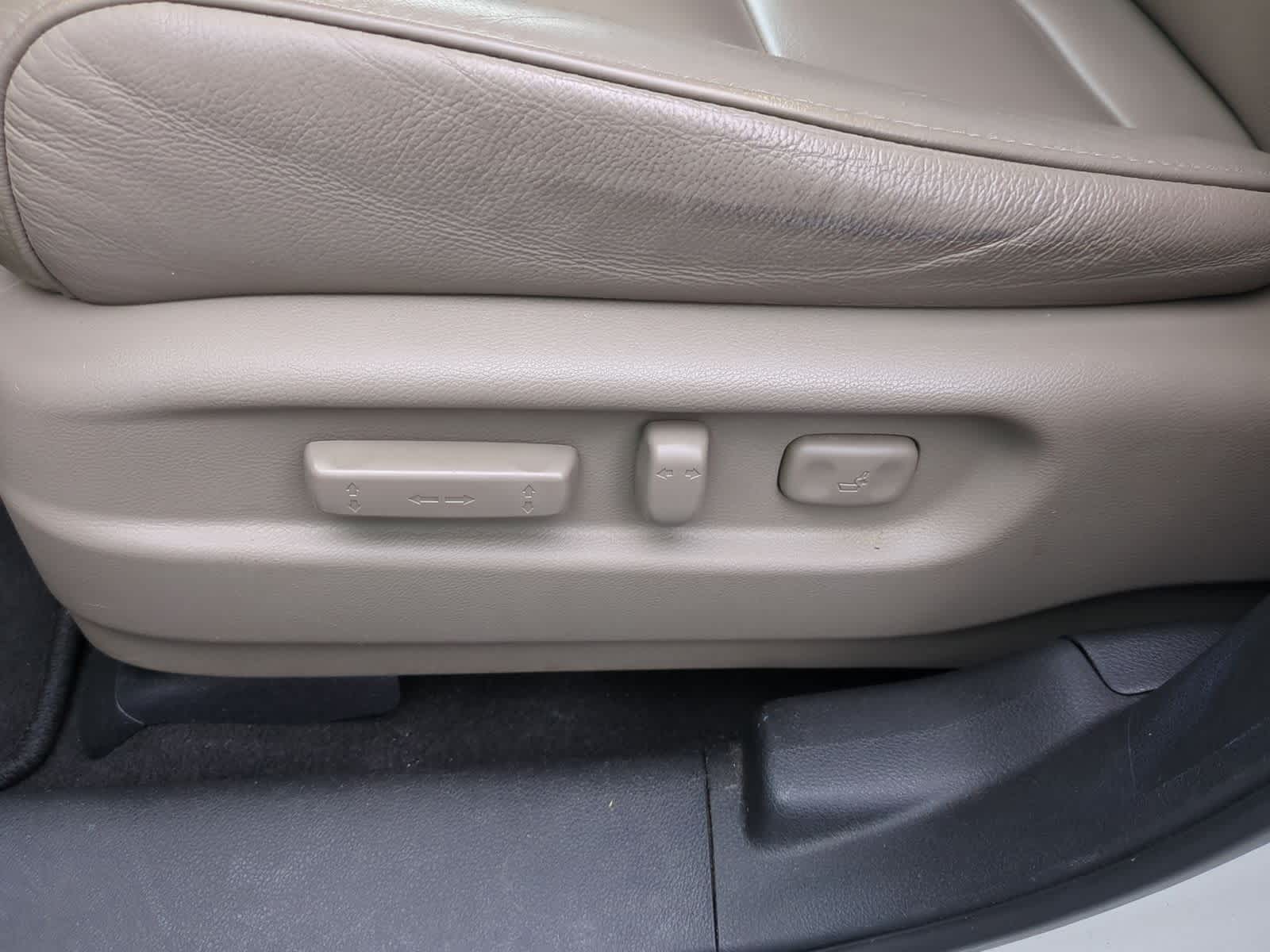 Thumbnail: 2017 Honda Pilot - 18