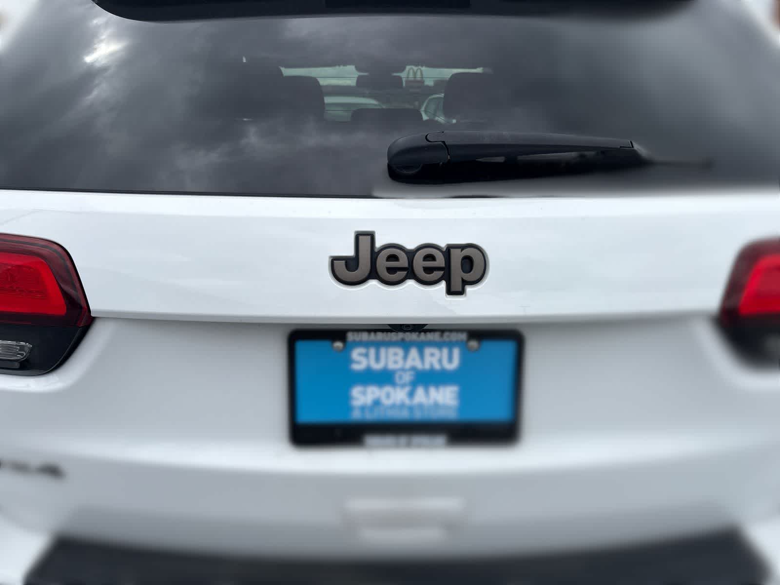 Thumbnail: 2016 Jeep Grand Cherokee - 12