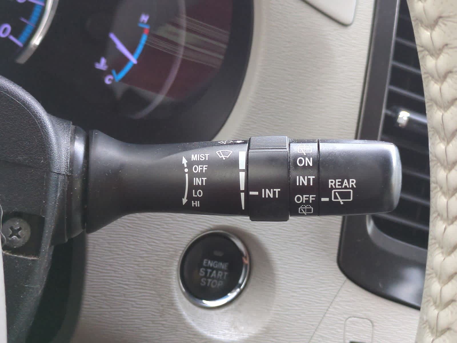 Thumbnail: 2013 Toyota Sienna - 27