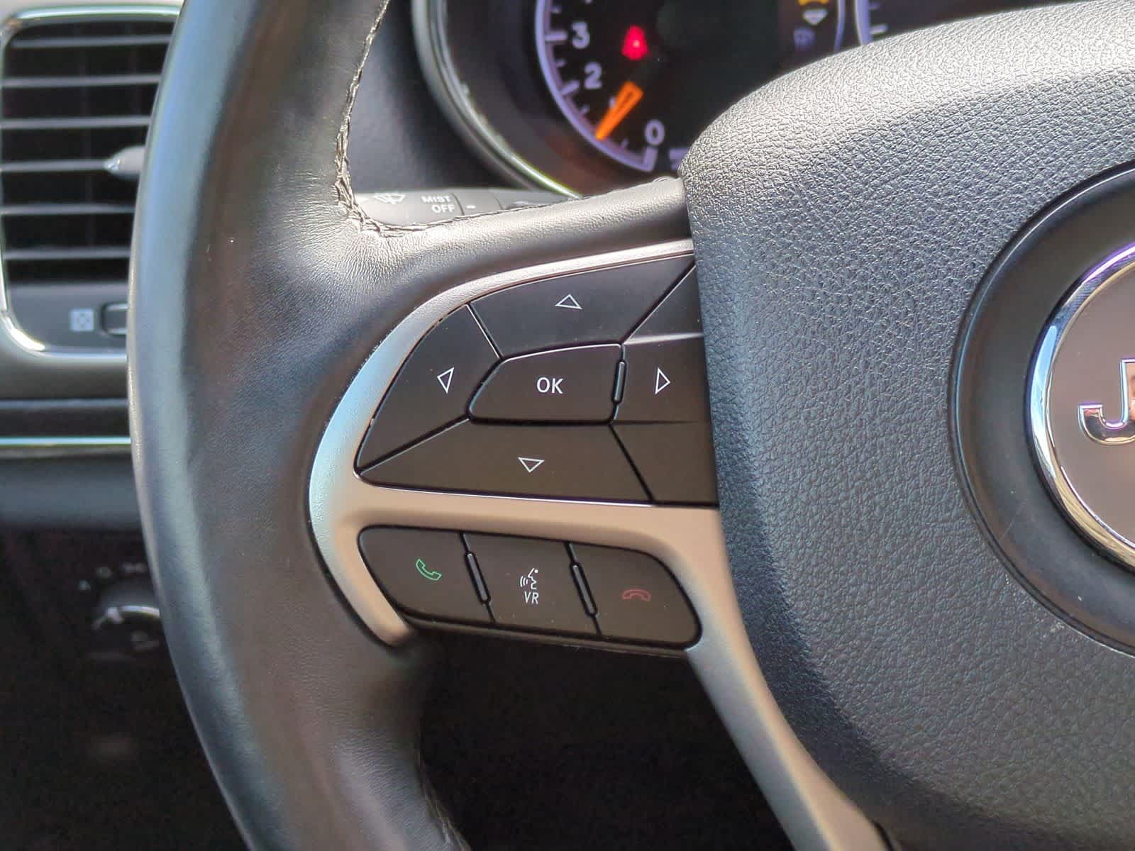 Thumbnail: 2018 Jeep Grand Cherokee - 24