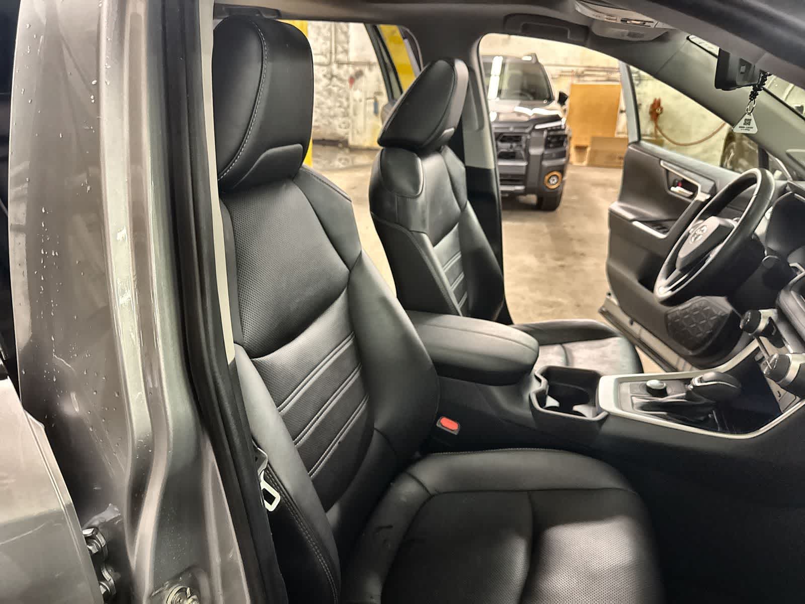 Thumbnail: 2019 Toyota RAV4 - 24