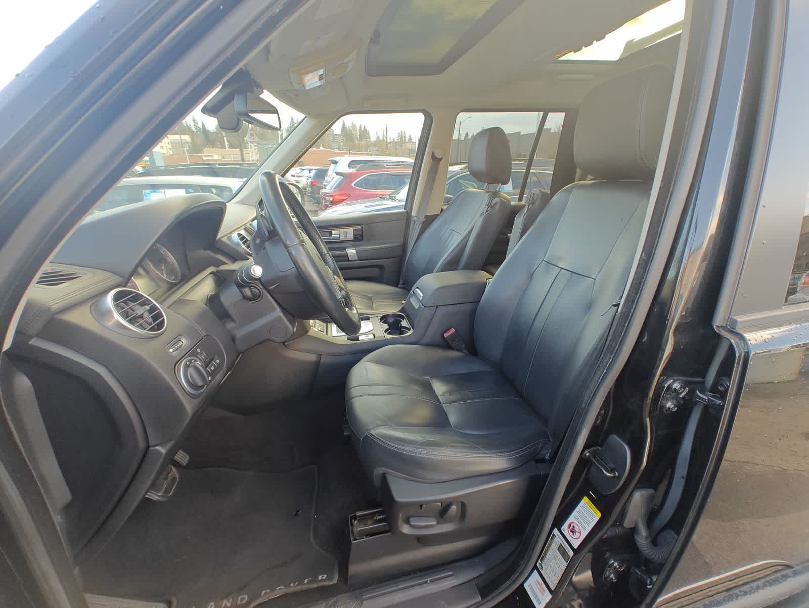 Thumbnail: 2015 Land Rover LR4 - 17