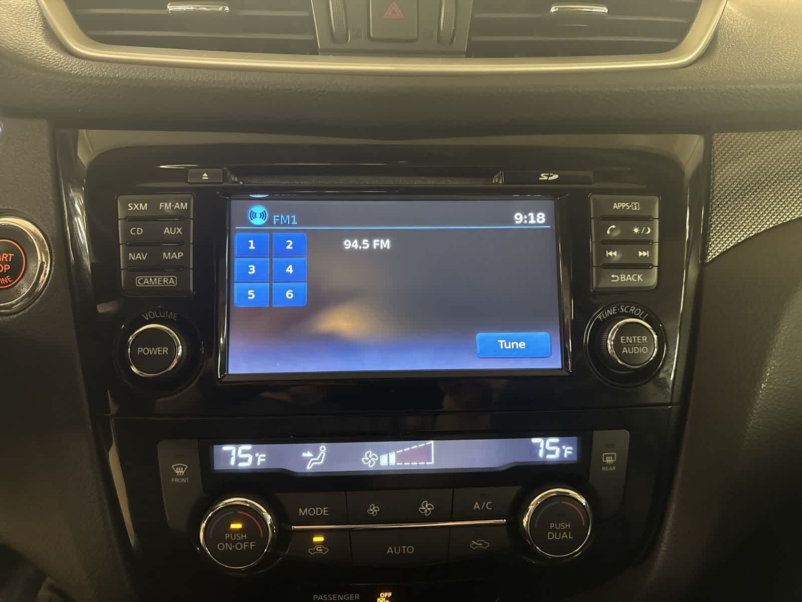 Thumbnail: 2016 Nissan Rogue - 26