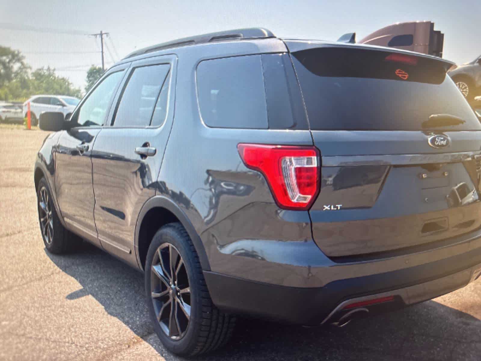 2017 Ford Explorer XLT 3