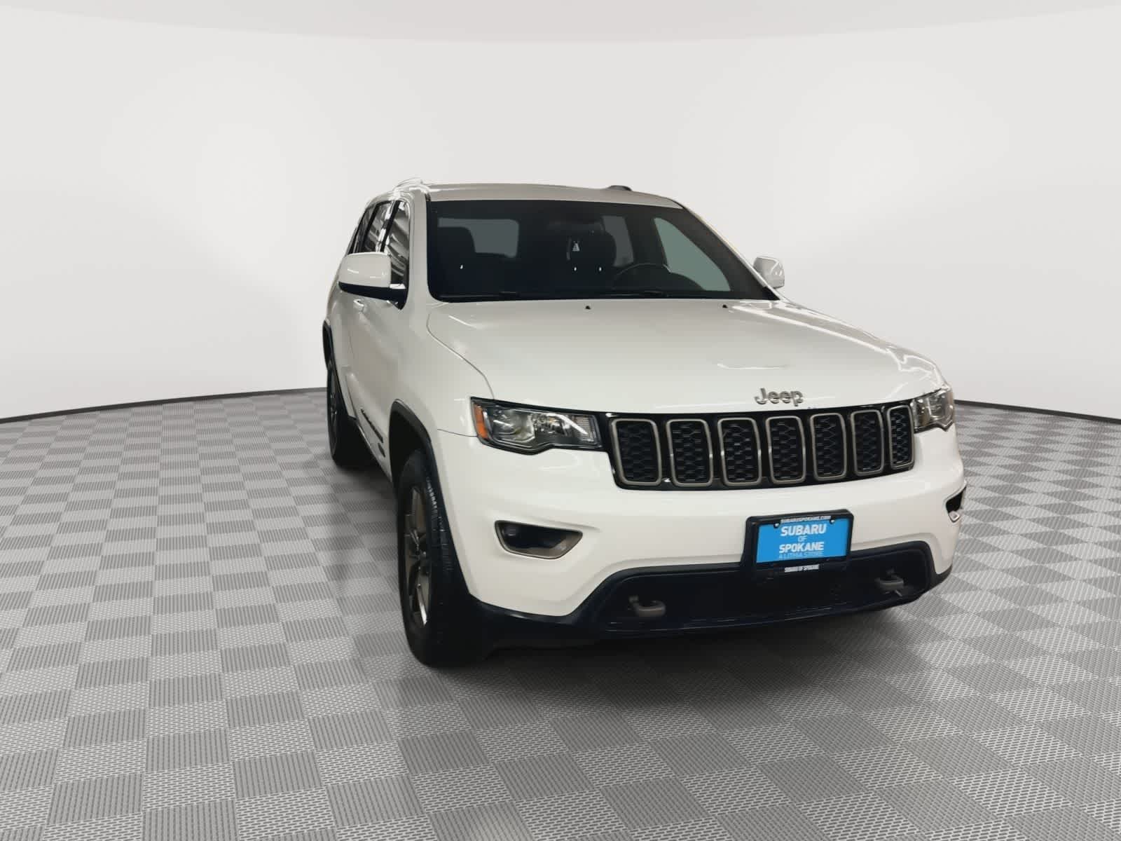 Thumbnail: 2016 Jeep Grand Cherokee - 4