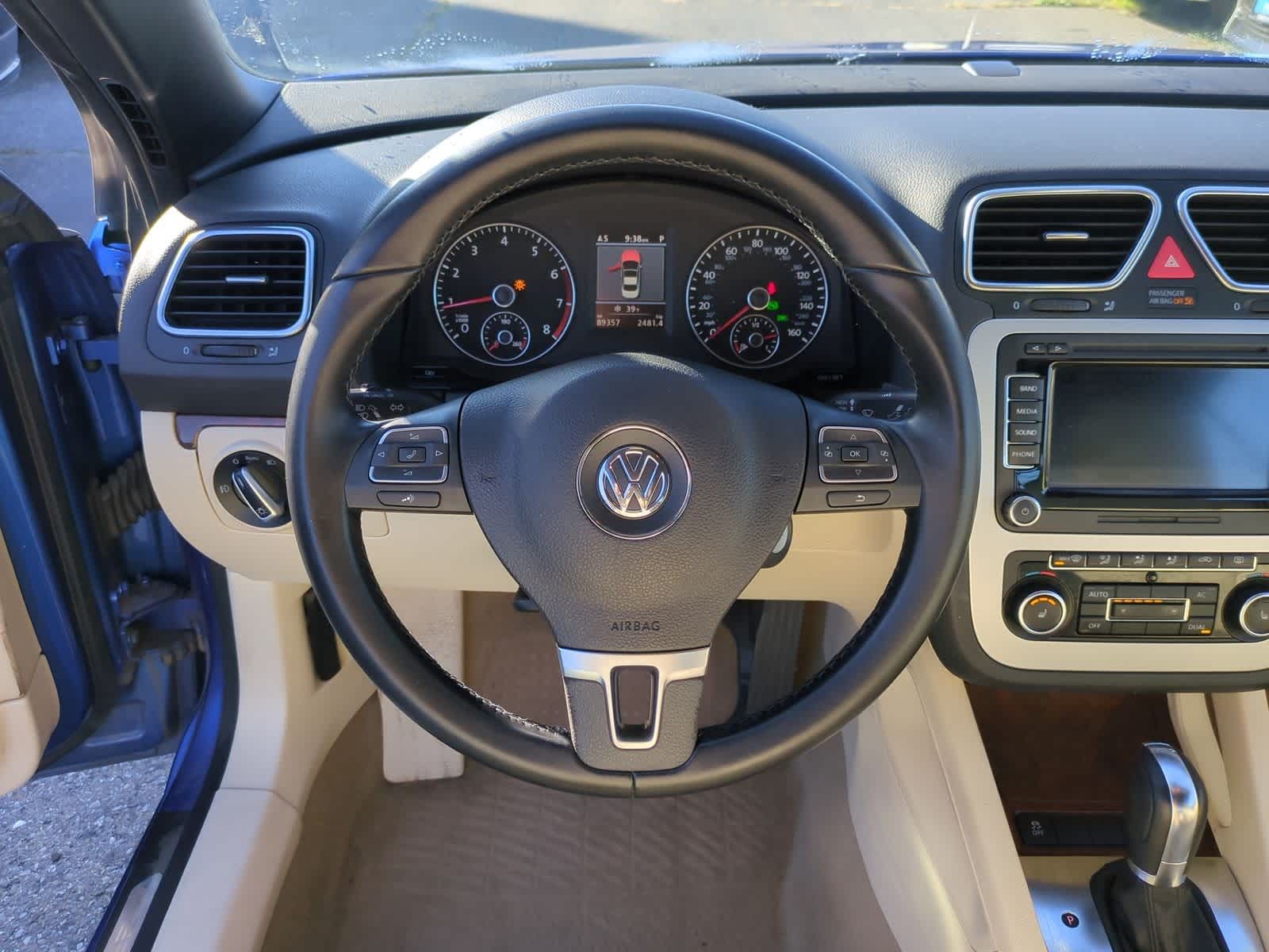 Thumbnail: 2012 Volkswagen Eos - 23