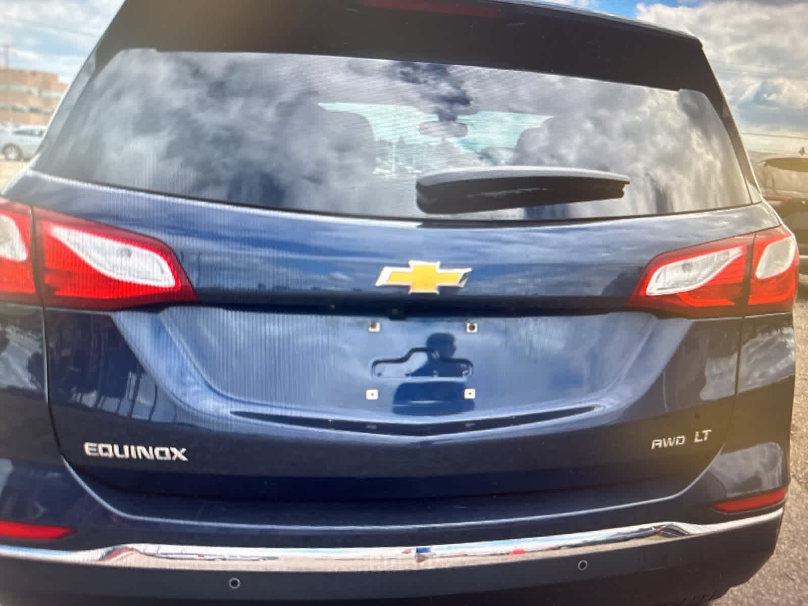 2018 Chevrolet Equinox LT photo 2