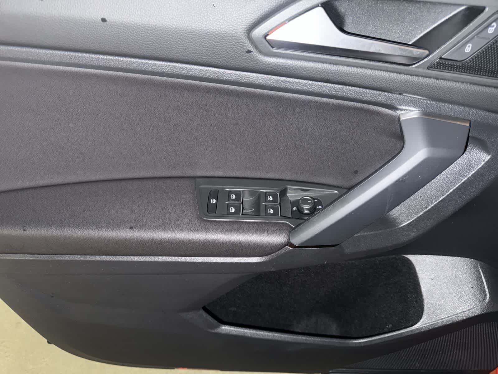 Thumbnail: 2019 Volkswagen Tiguan - 17