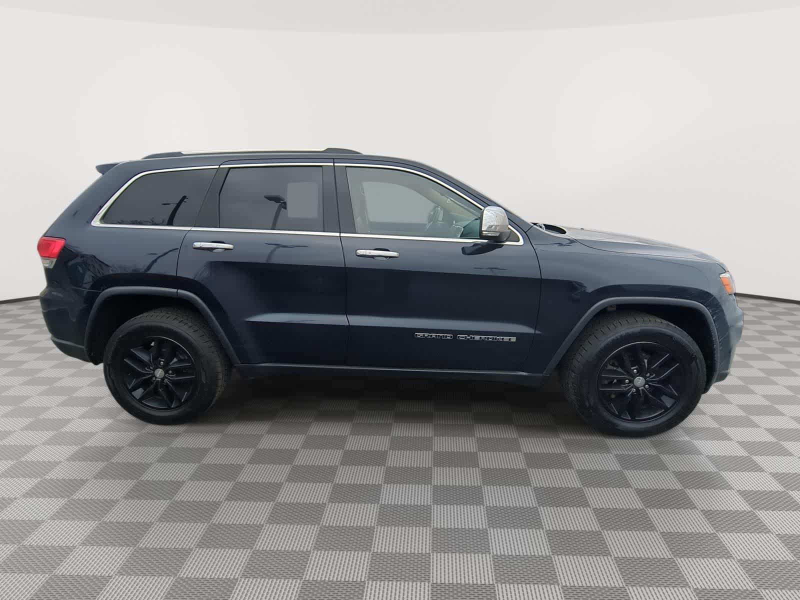 Thumbnail: 2018 Jeep Grand Cherokee - 9
