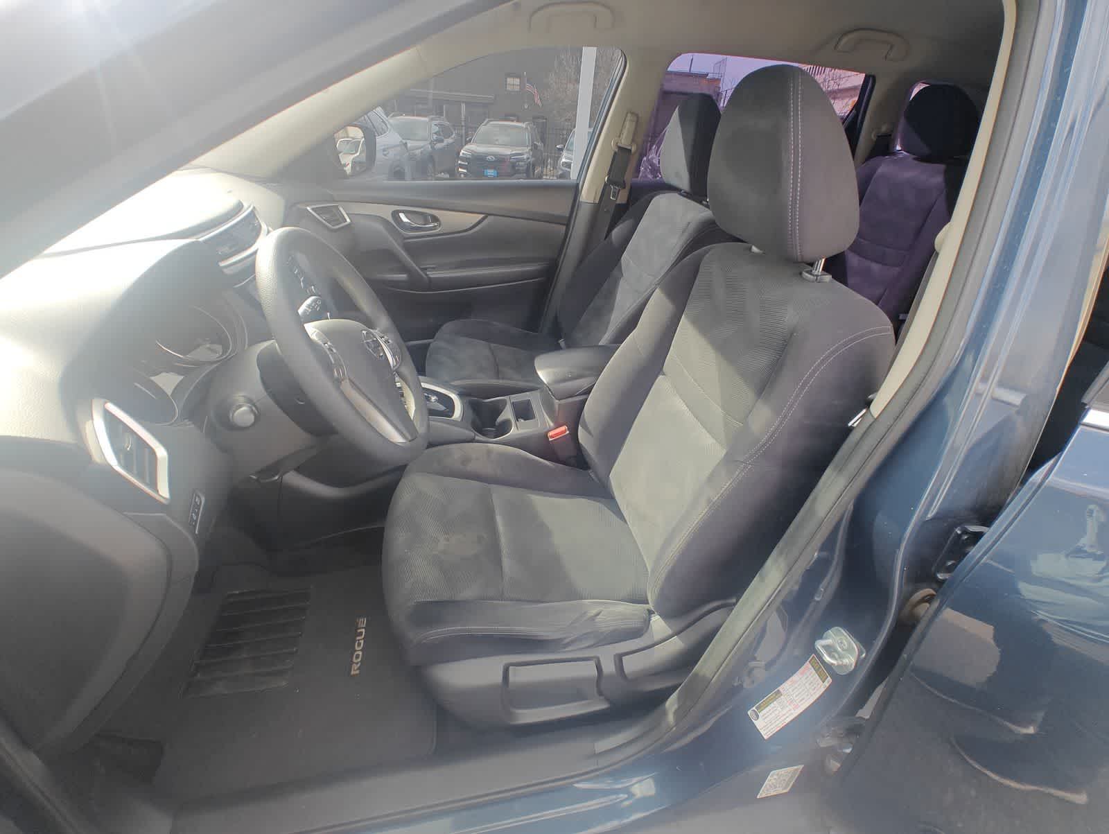 Thumbnail: 2016 Nissan Rogue - 16