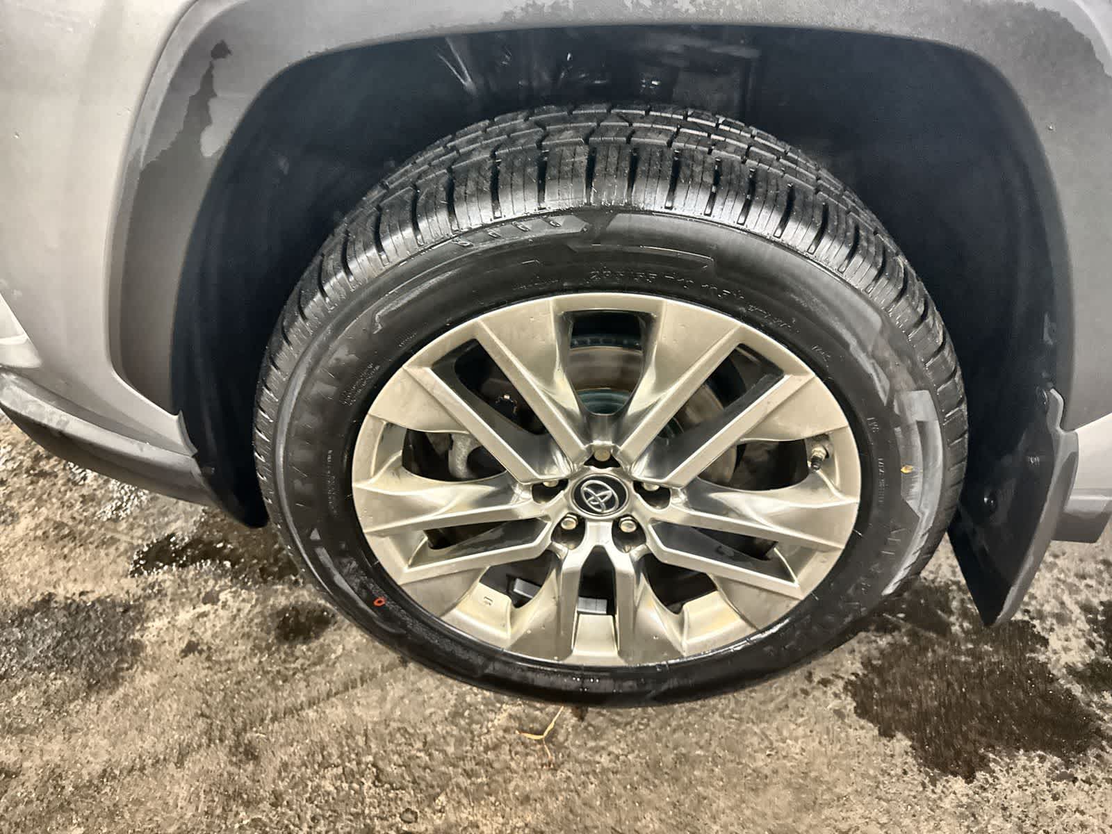 Thumbnail: 2019 Toyota RAV4 - 14