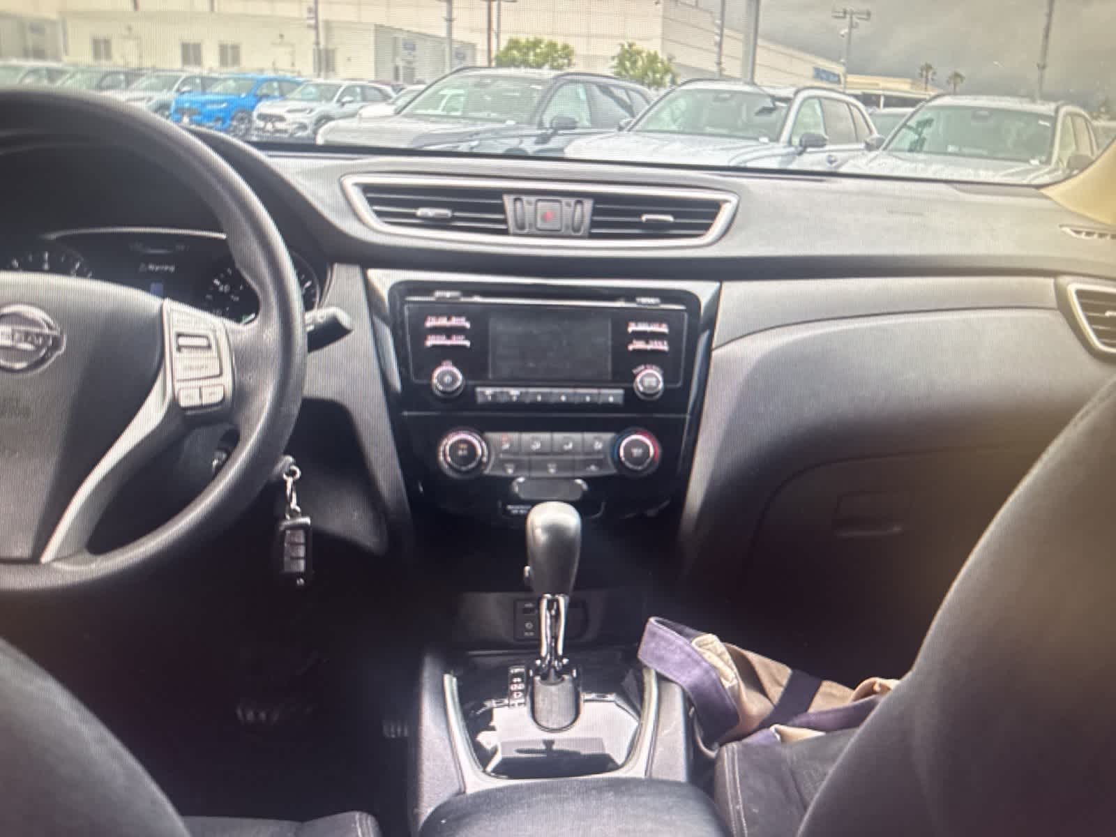 Thumbnail: 2016 Nissan Rogue - 14