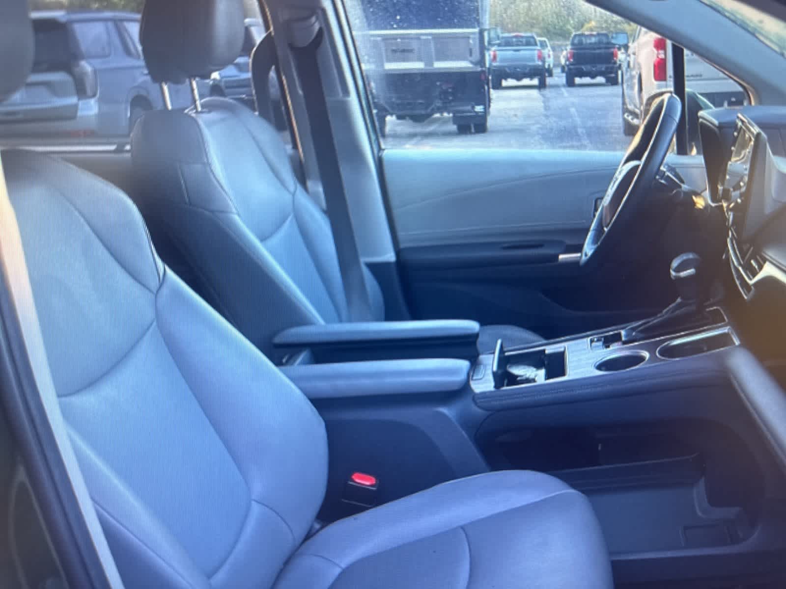 Thumbnail: 2021 Toyota Sienna - 12