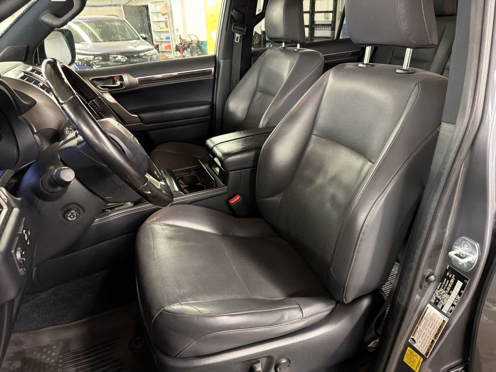 Thumbnail: 2020 Lexus GX - 17