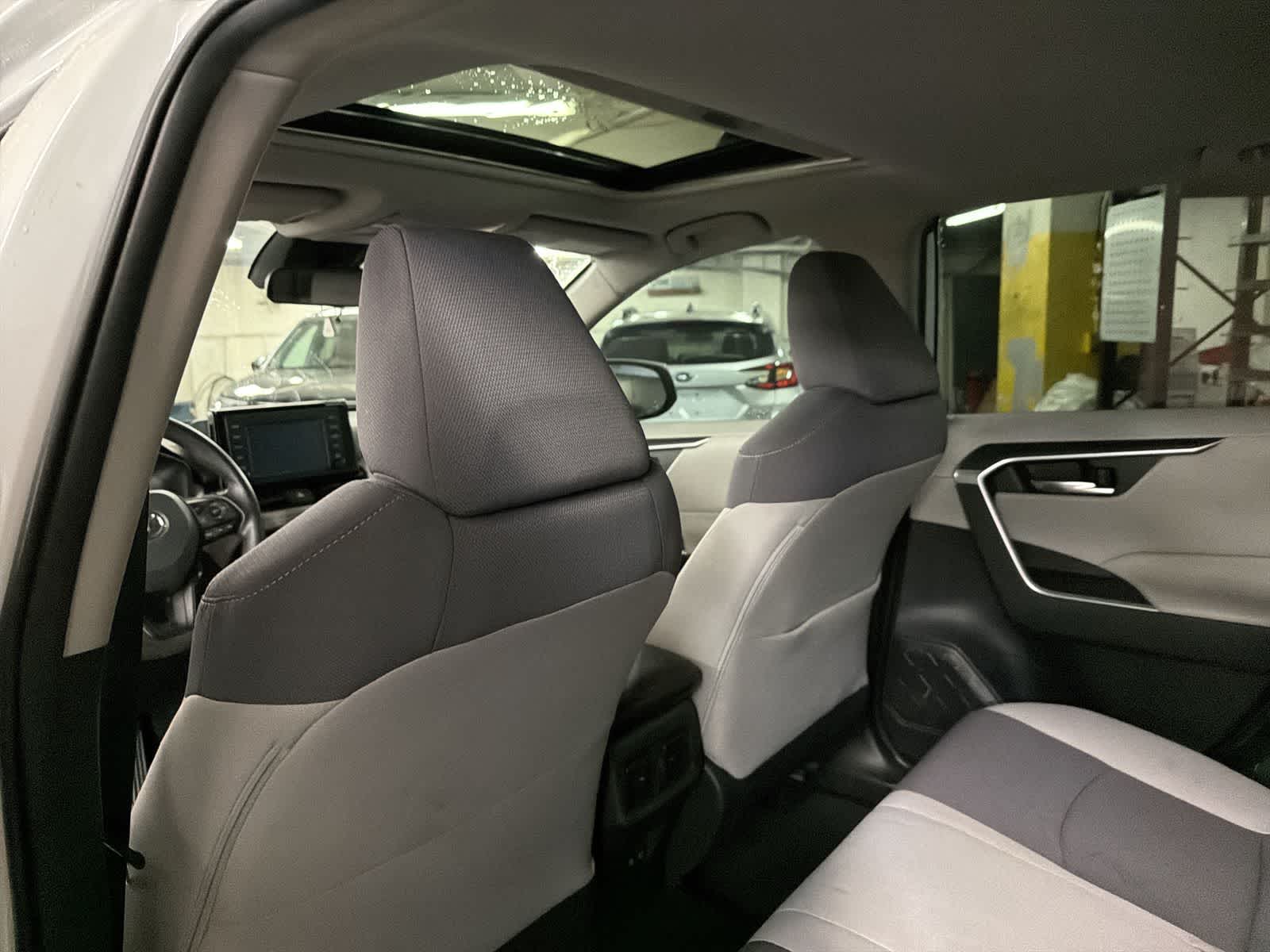 Thumbnail: 2019 Toyota RAV4 - 16