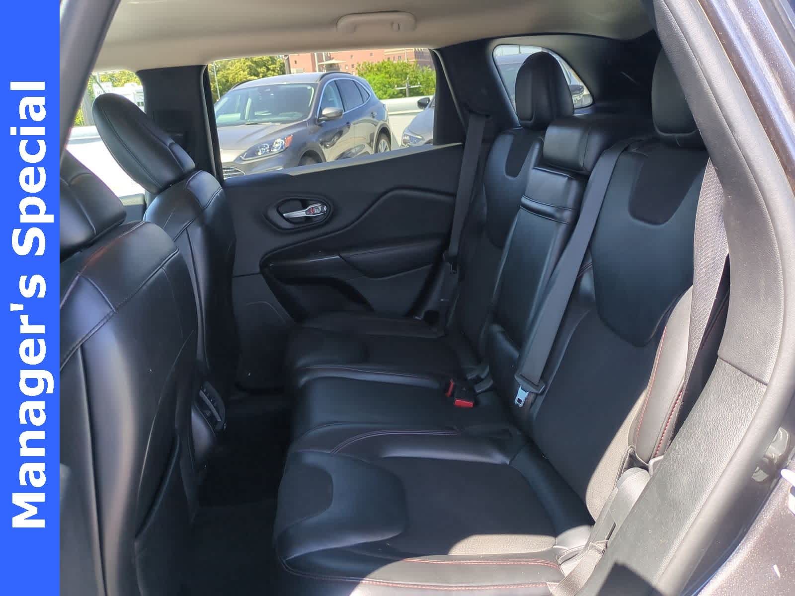 Thumbnail: 2016 Jeep Cherokee - 21