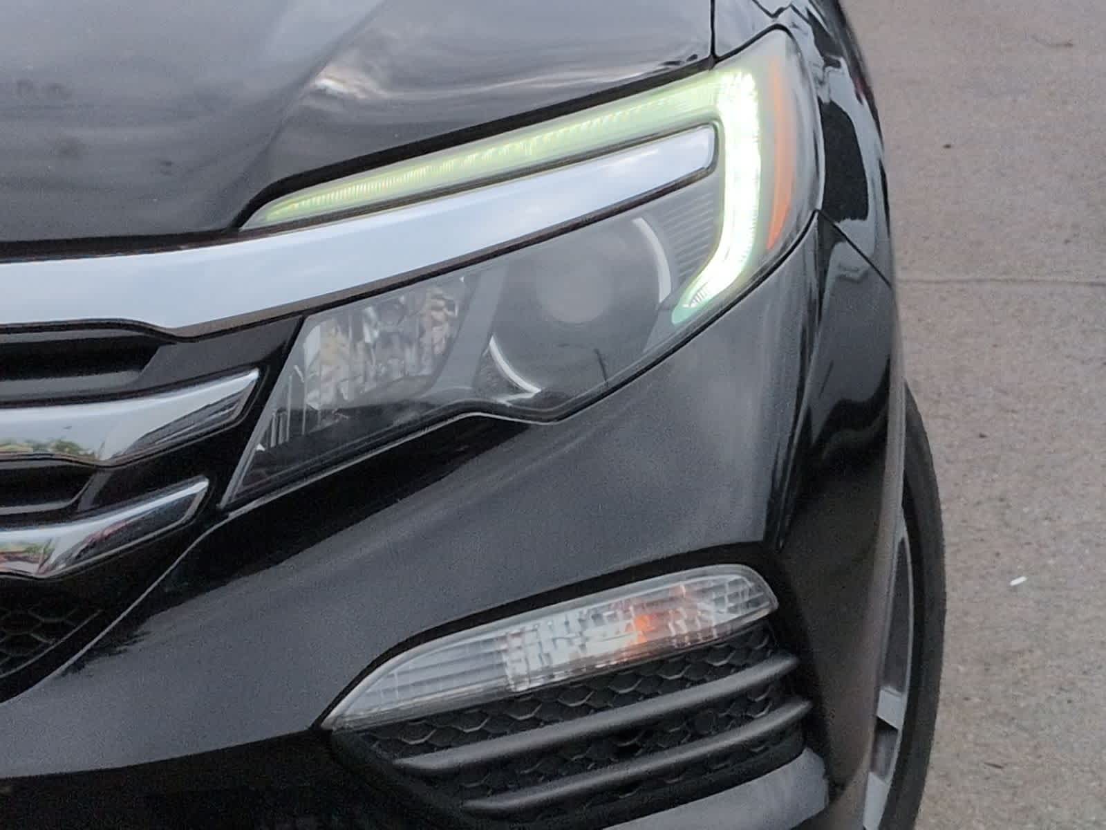 Thumbnail: 2017 Honda Pilot - 11