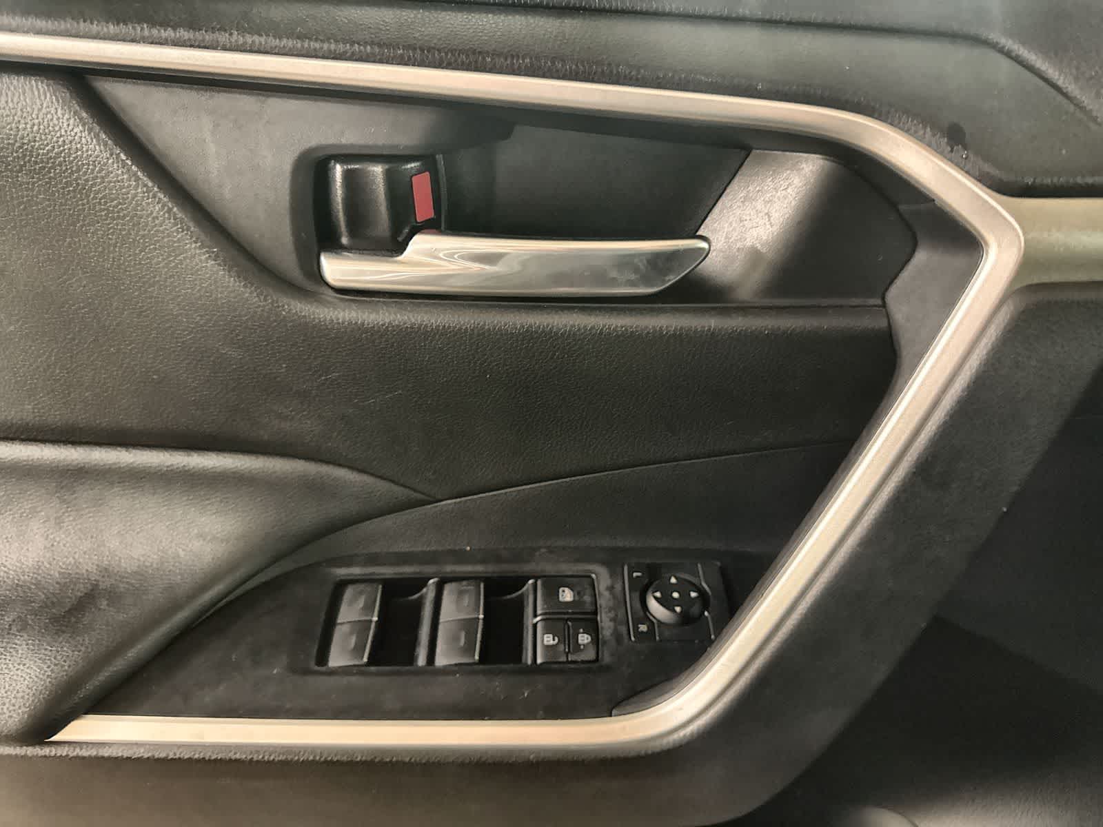 Thumbnail: 2022 Toyota RAV4 - 18