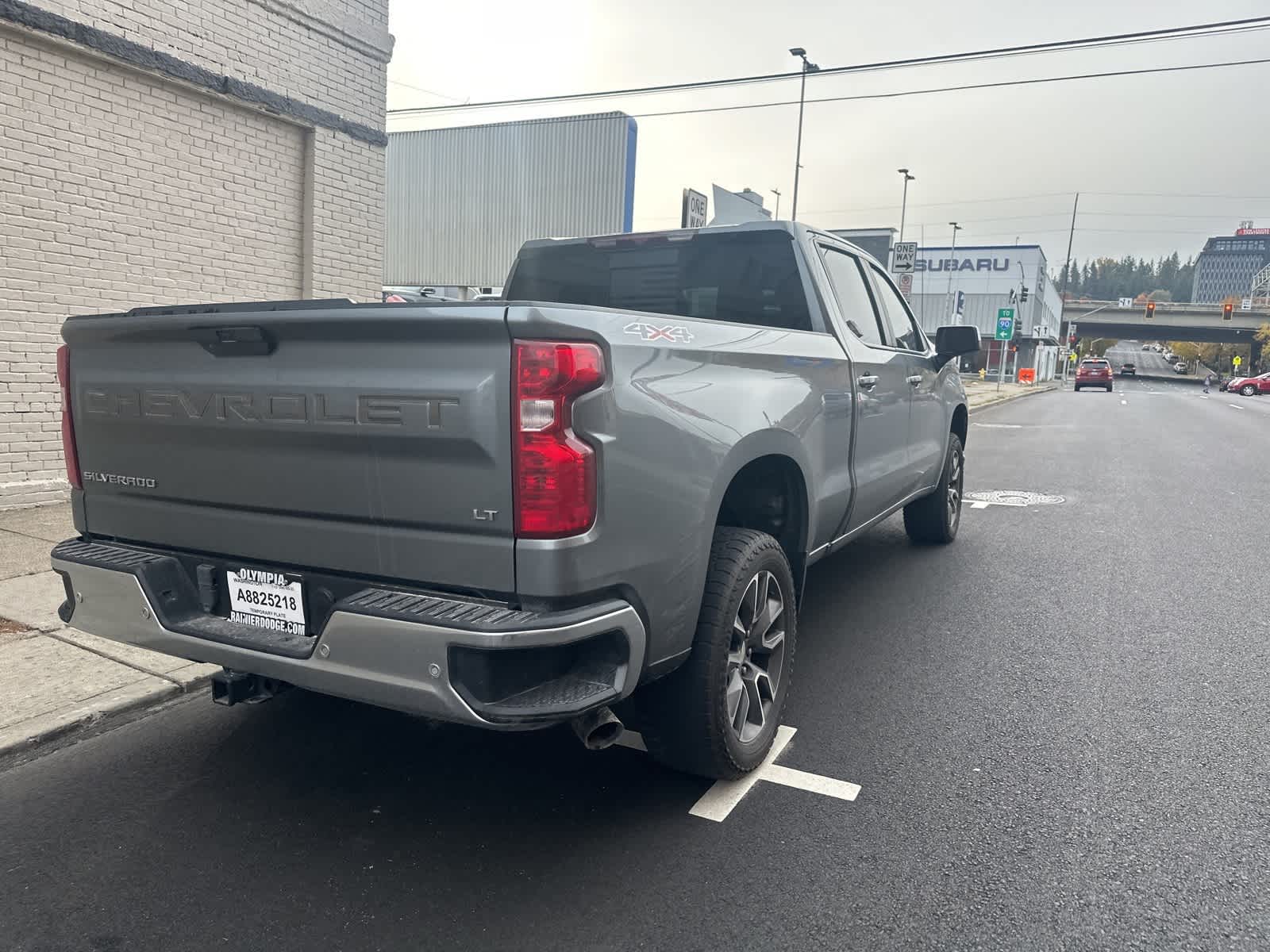 2021 Chevrolet Silverado 1500 LT photo 2